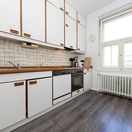 160qm 6-zimmer Banksi-galerie-apartment Hauptbahnhof Berlino