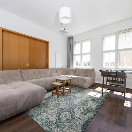 160qm 6-zimmer Banksi-galerie-apartment Hauptbahnhof Appartamento *