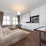 160qm 6-zimmer Banksi-galerie-apartment Hauptbahnhof 아파트