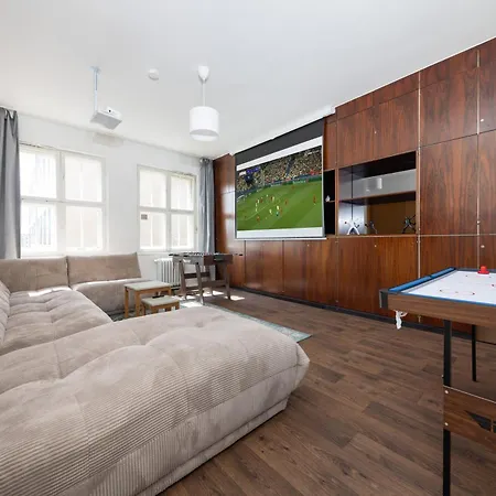 160qm 6-zimmer Banksi-galerie-apartment Hauptbahnhof Lägenhet *