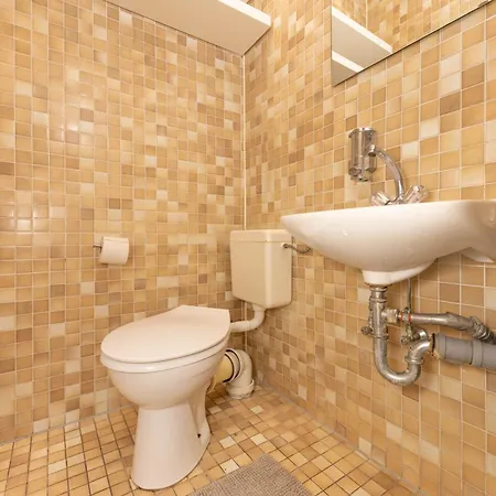 160qm 6-zimmer Banksi-galerie-apartment Hauptbahnhof *