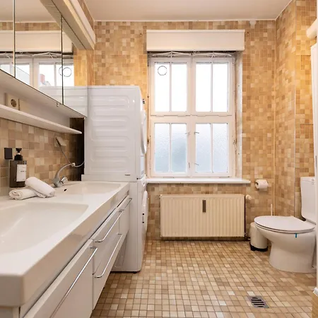 160qm 6-zimmer Banksi-galerie-apartment Hauptbahnhof Berlin