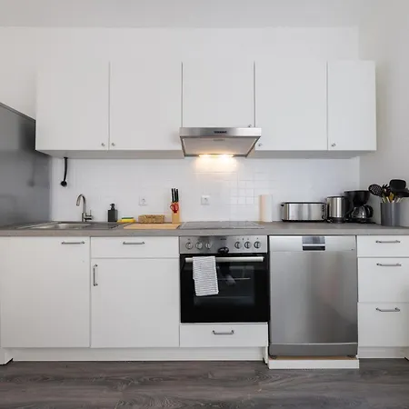 160qm 6-zimmer Banksi-galerie-apartment Hauptbahnhof * ברלין