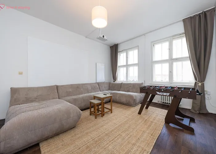 160qm 6-zimmer Banksi-galerie-apartment Hauptbahnhof Apartman *