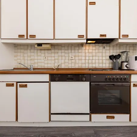 Апартаменты 160qm 6-zimmer Banksi-galerie-apartment Hauptbahnhof