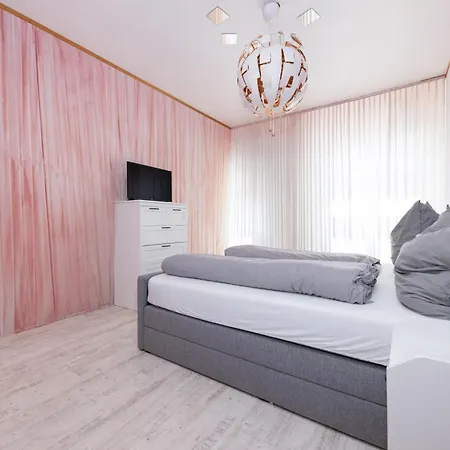 160qm 6-zimmer Banksi-galerie-apartment Hauptbahnhof Appartement Berlijn