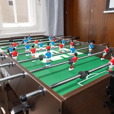 160qm 6-zimmer Banksi-galerie-apartment Hauptbahnhof Апартаменты *