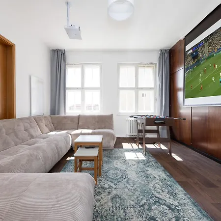 160qm 6-zimmer Banksi-galerie-apartment Hauptbahnhof