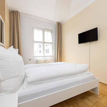 160qm 6-zimmer Banksi-galerie-apartment Hauptbahnhof Апартаменты